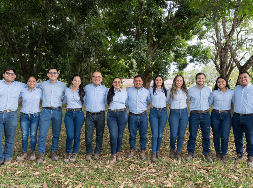 Estudiantes graduado beneficiados